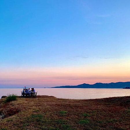 Beach House Set In A Beautiful Bay Karystos  Luaran gambar