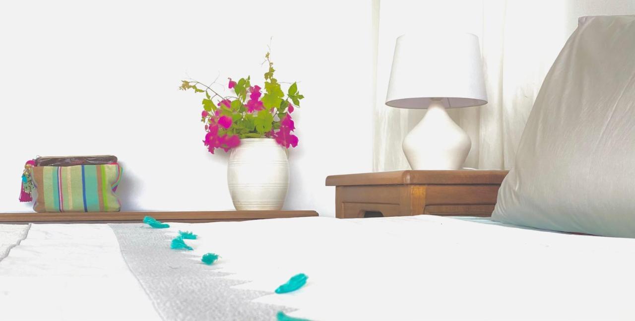 Beach House Set In A Beautiful Bay Karystos  Luaran gambar