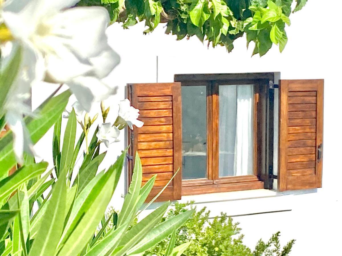 Beach House Set In A Beautiful Bay Karystos  Luaran gambar