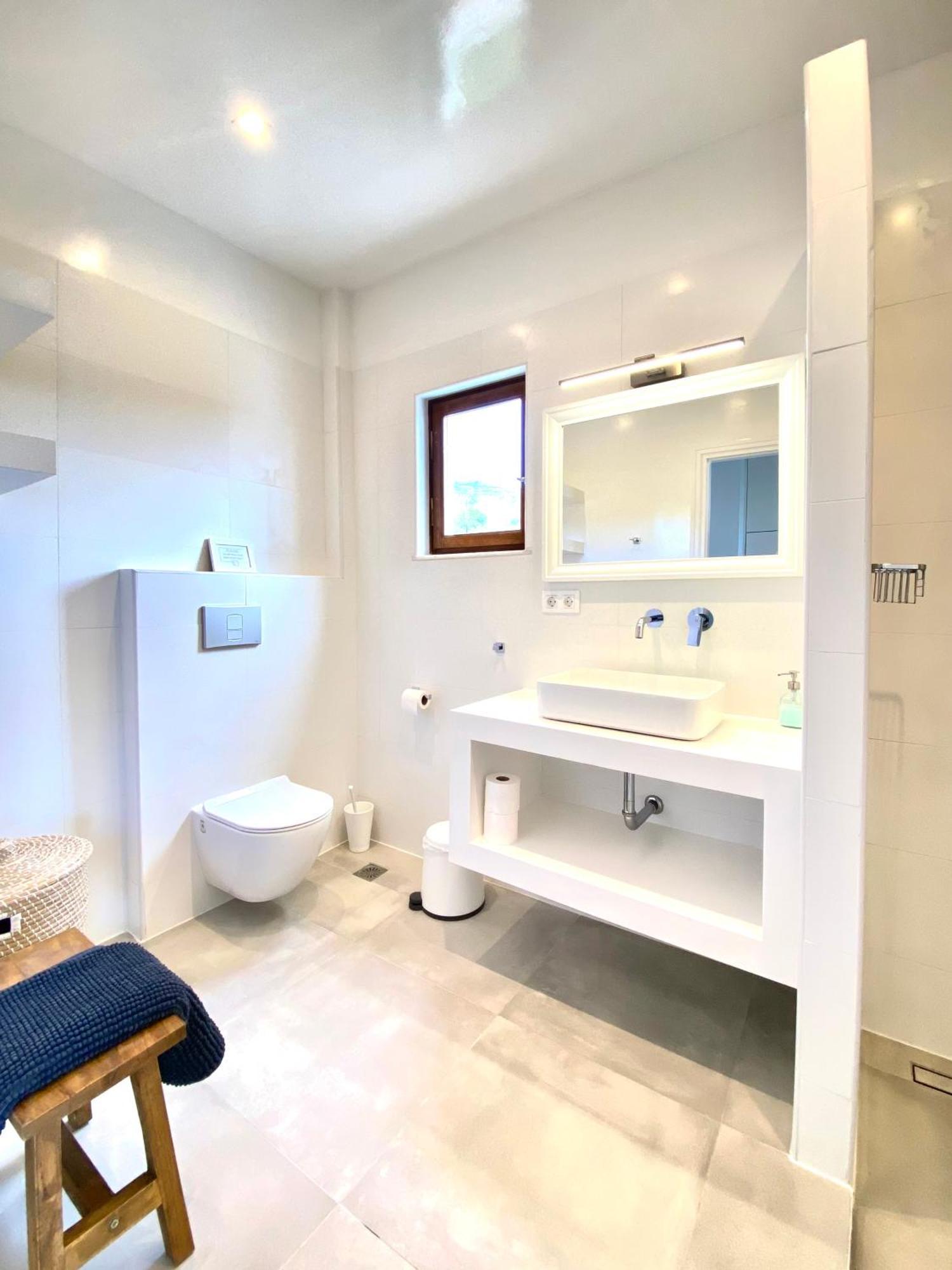Beach House Set In A Beautiful Bay Karystos  Luaran gambar
